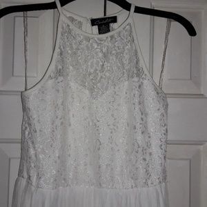 2/$5 EUC Offwhite Lace Pleated Maxi Dress
